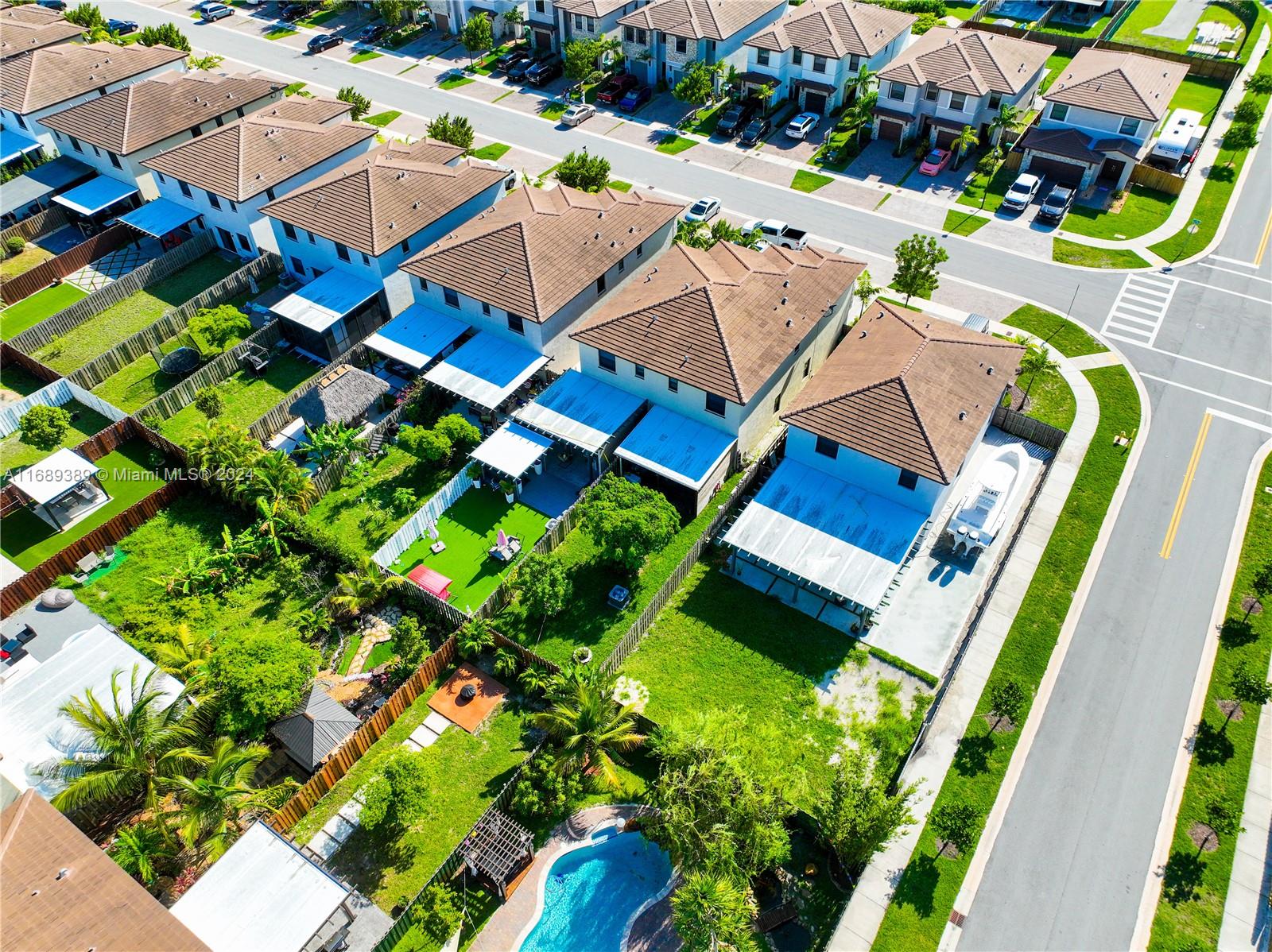 S ALLAPATTAH GARDENS - Residential