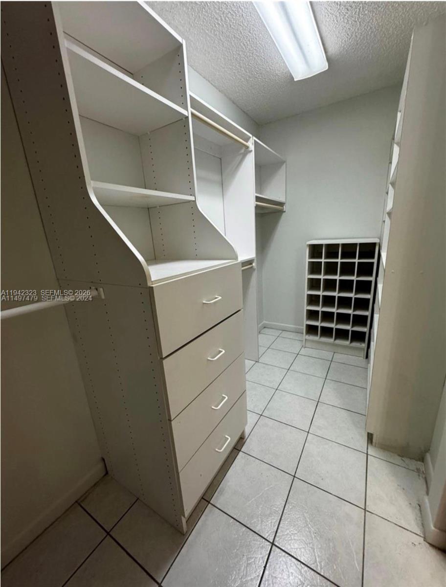 KENLAND BEND SOUTH CONDO - Residential