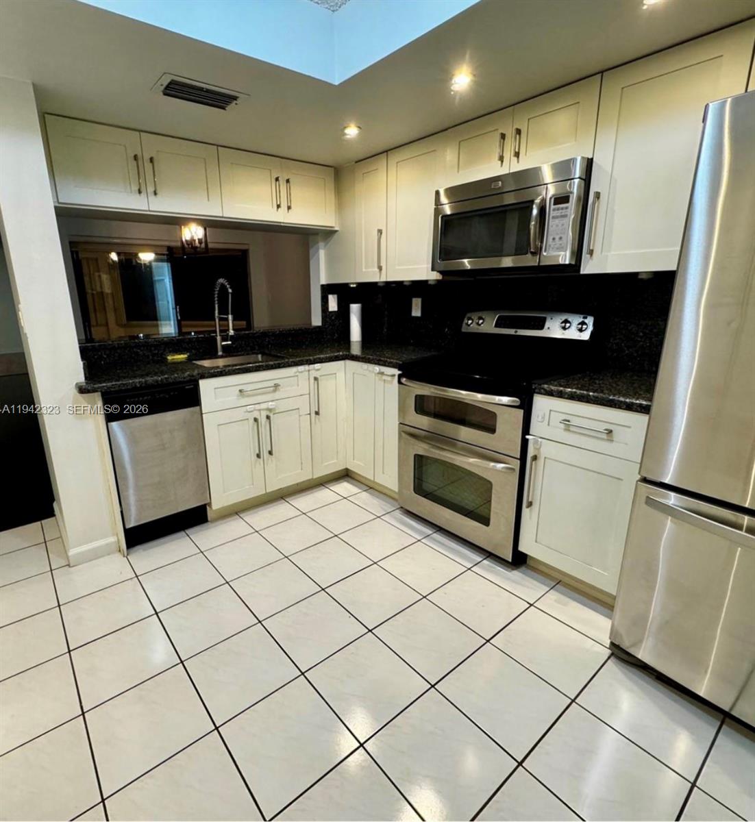 KENLAND BEND SOUTH CONDO - Residential