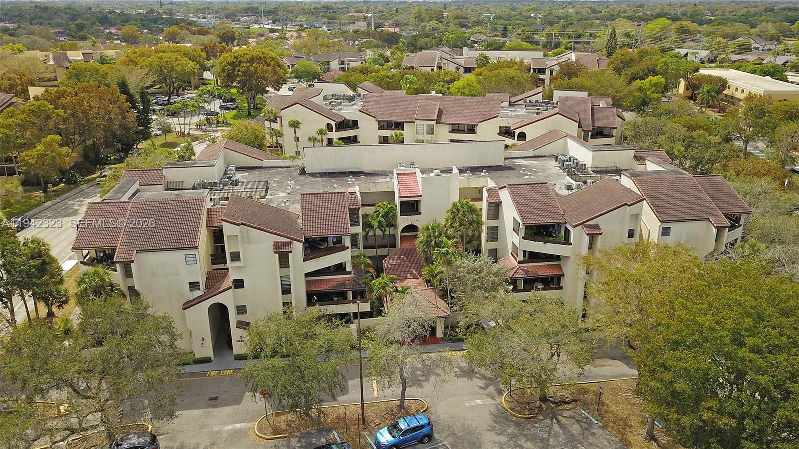 KENLAND BEND SOUTH CONDO - Residential