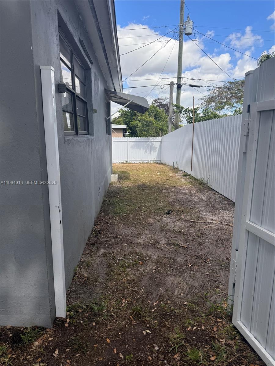 MIAMI GARDENS ESTATES SEC - Residential Lease