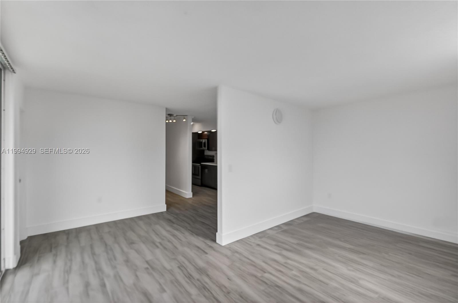 ISLANDER CONDO APTS - Residential Lease