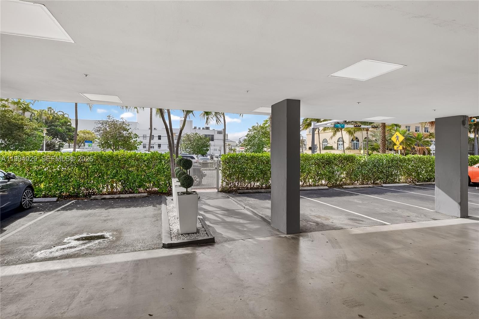 ISLANDER CONDO APTS - Residential Lease