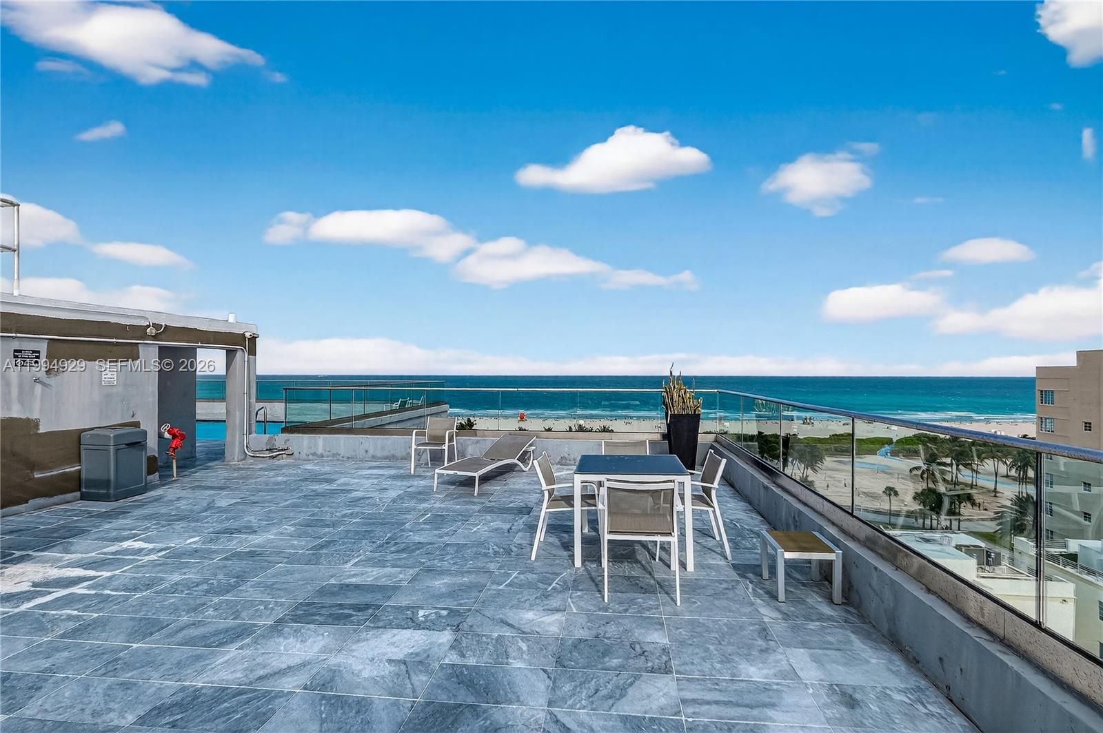 ISLANDER CONDO APTS - Residential Lease