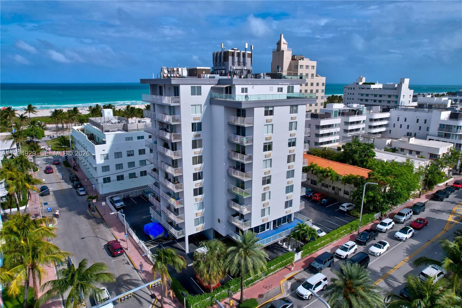 ISLANDER CONDO APTS - Residential Lease