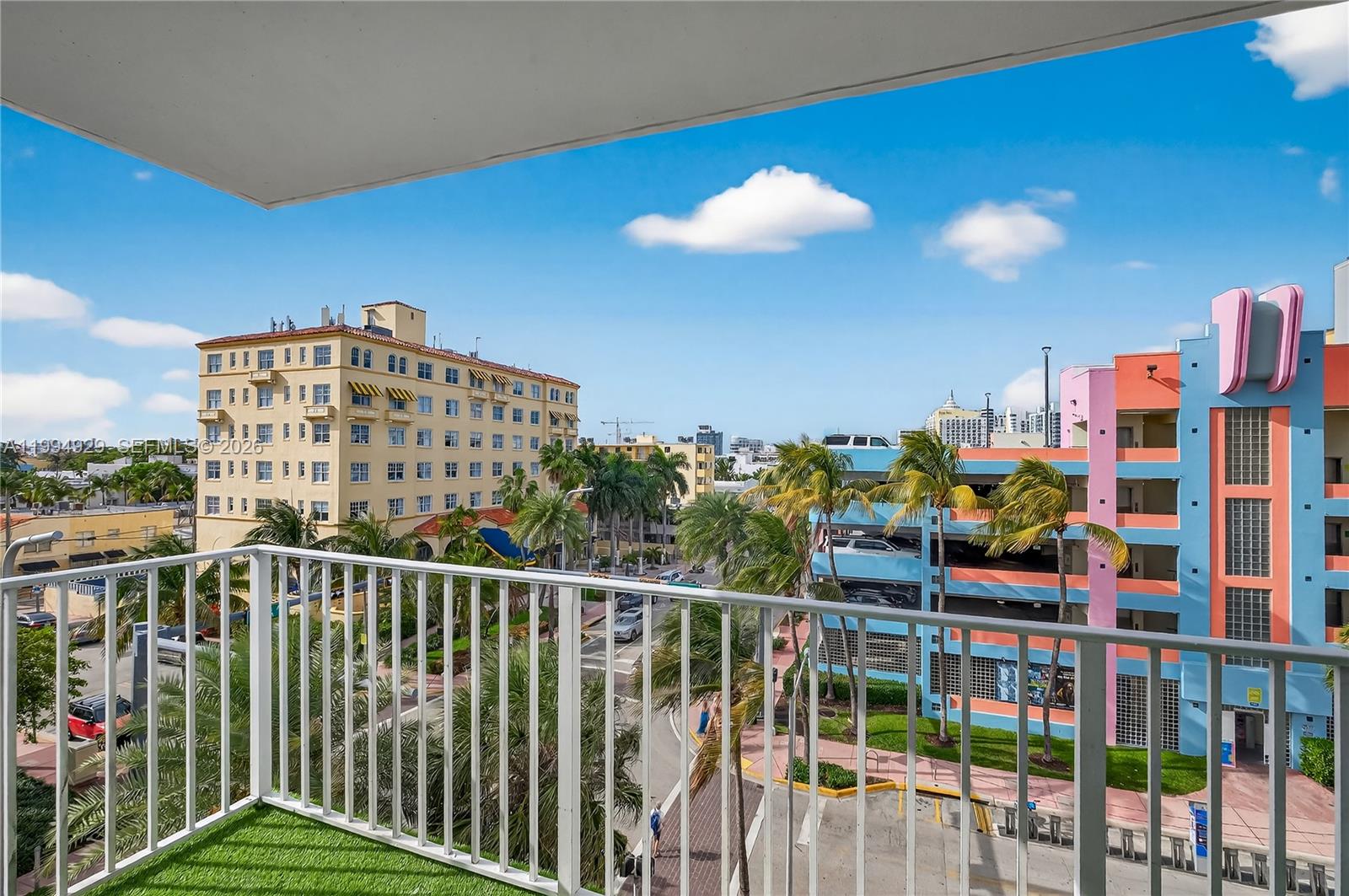 ISLANDER CONDO APTS - Residential Lease