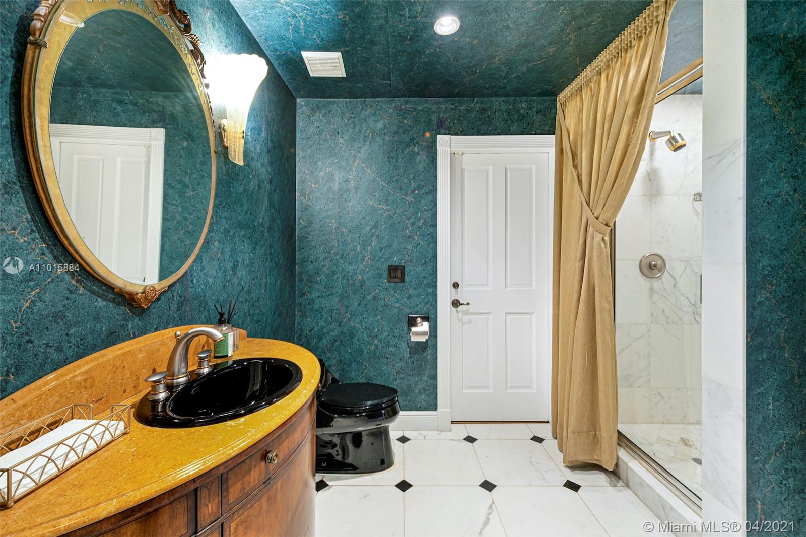 SNAPPER CREEK LAKES SUB - Residential