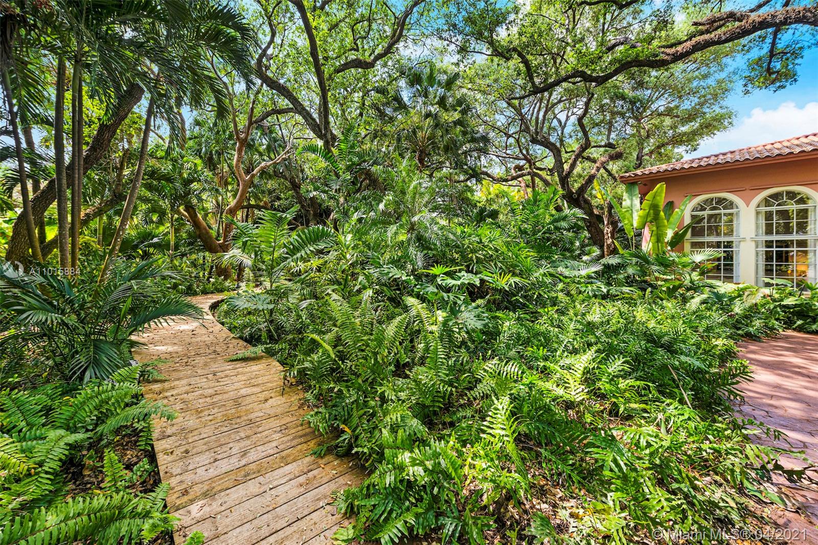 SNAPPER CREEK LAKES SUB - Residential