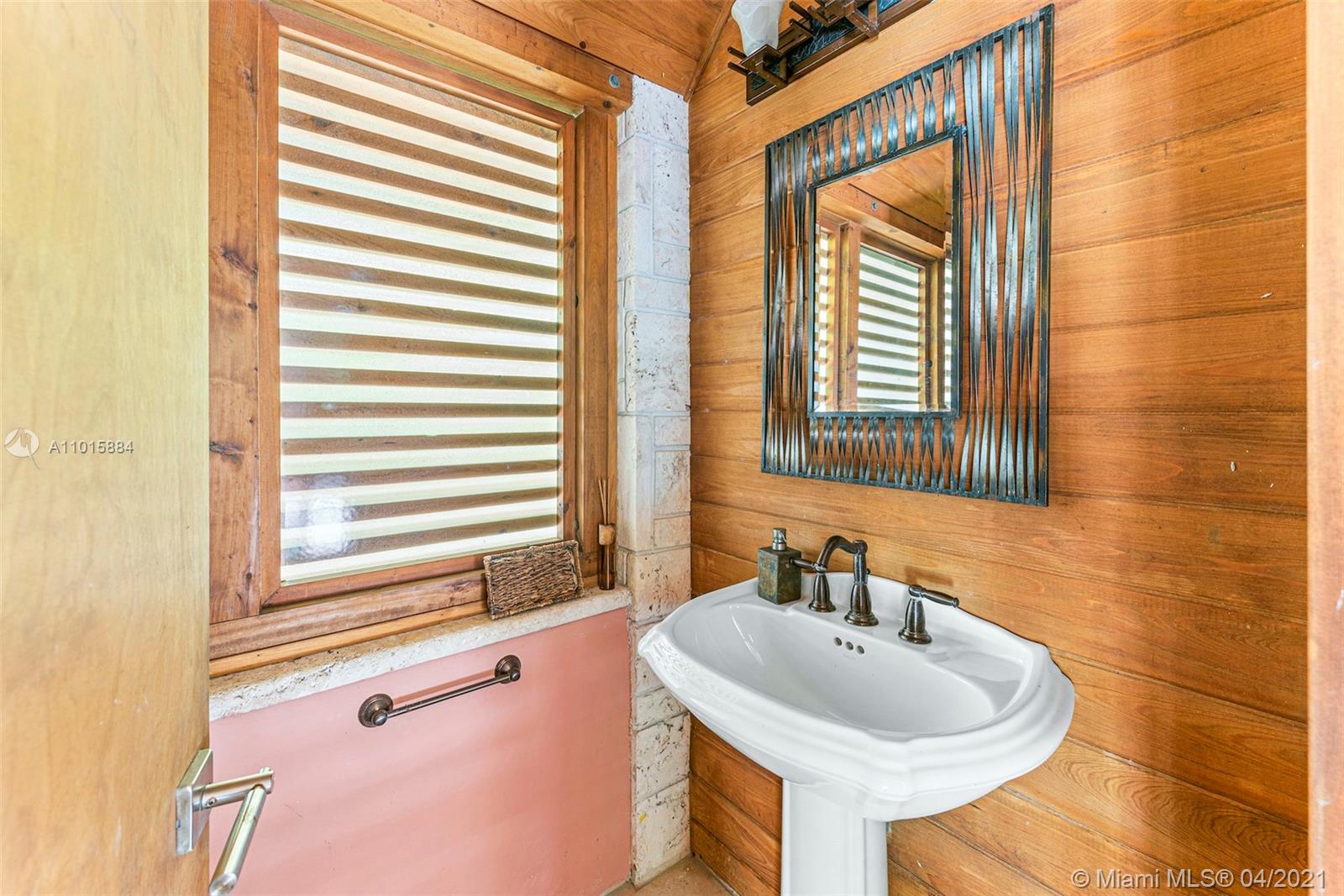 SNAPPER CREEK LAKES SUB - Residential