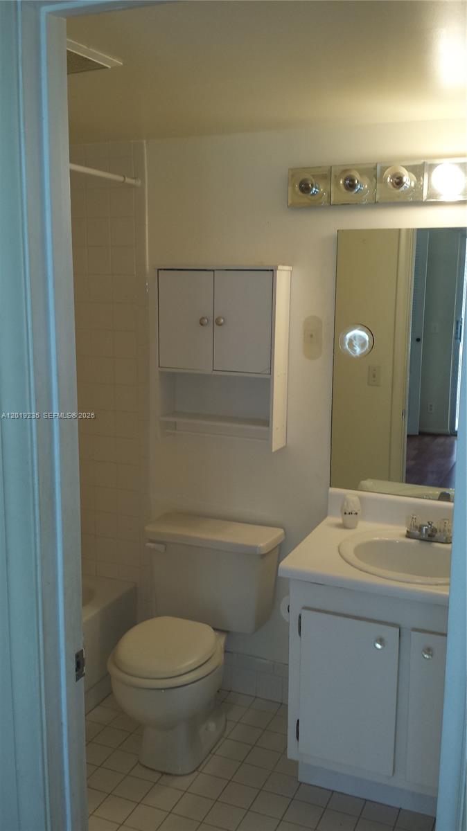 NEW HAMPTON AT CENTURY VI - Residential