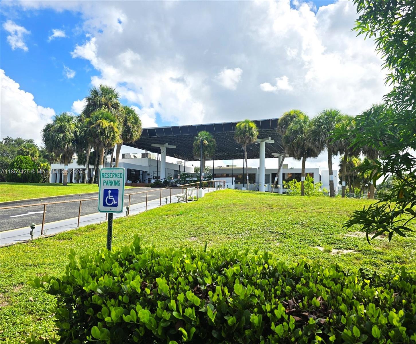 CONDOMINIUM 1 OF ENVIRON - Residential