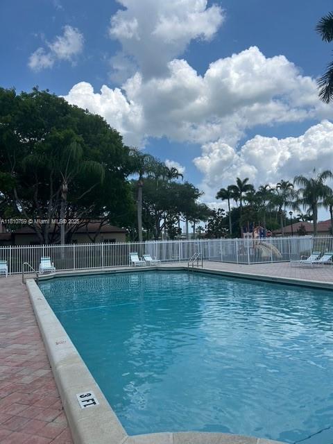 EMERALD COURTS - OPAL CRE - Residential