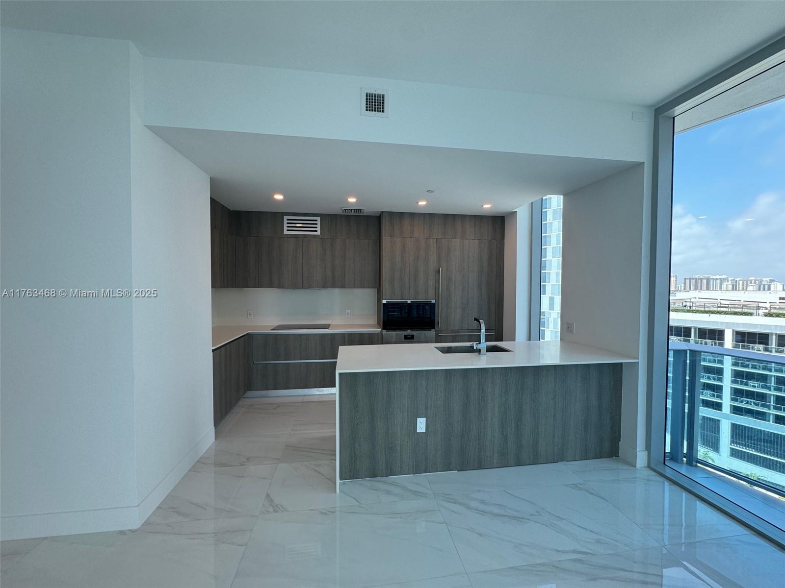 17550 Collins Ave 1005