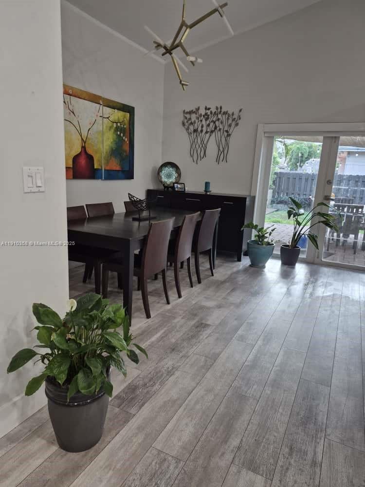 HOLLYWOOD GARDENS - Residential