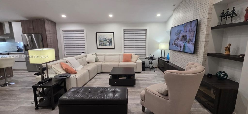 Photo of 2908 N 36th Ave, Hollywood, FL 33021 (MLS # A11910358)