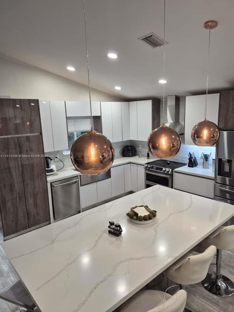 HOLLYWOOD GARDENS - Residential