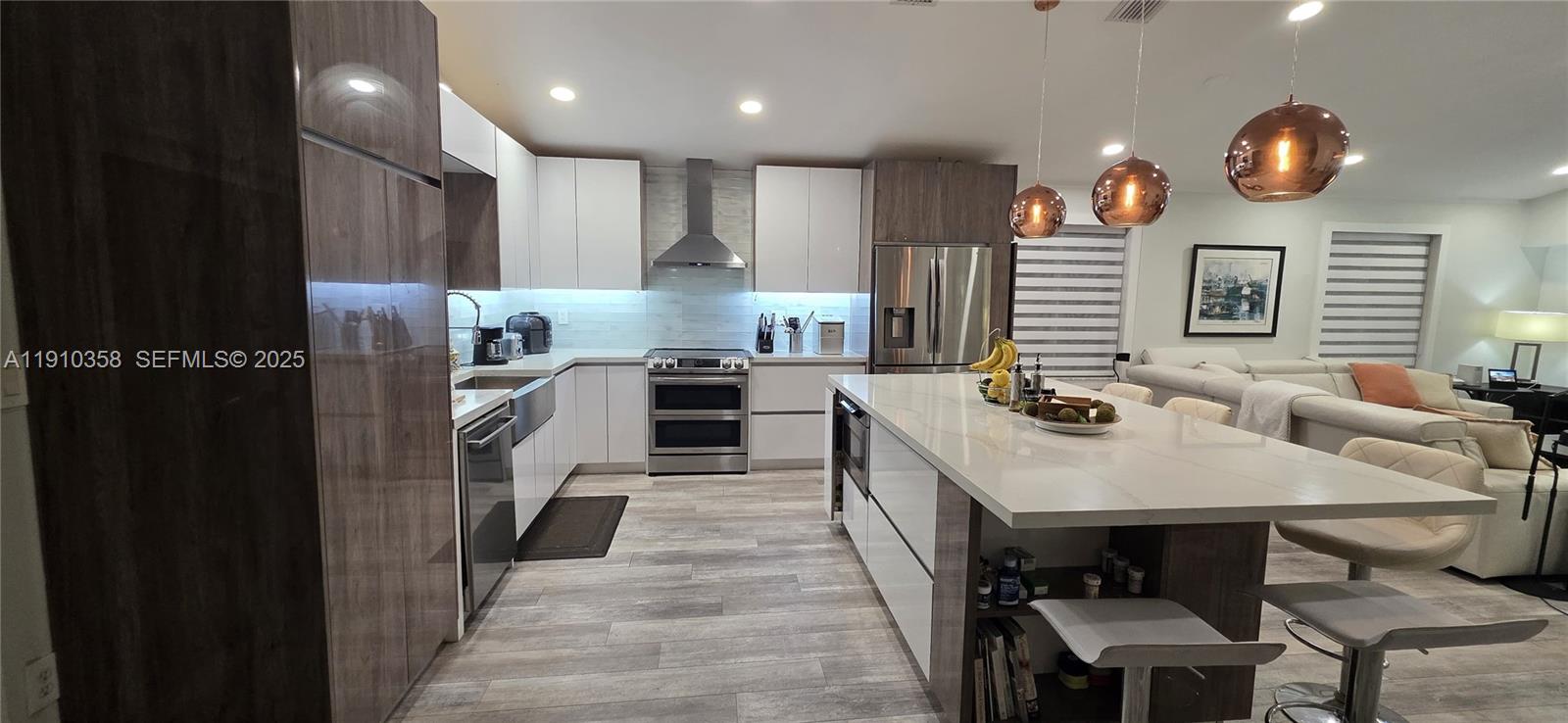 HOLLYWOOD GARDENS - Residential