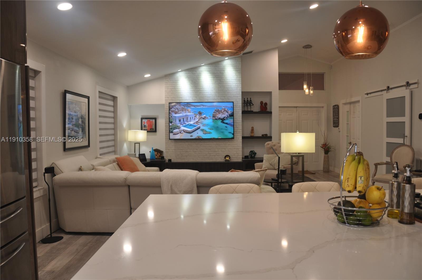 HOLLYWOOD GARDENS - Residential