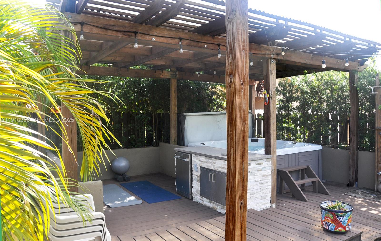 HOLLYWOOD GARDENS - Residential