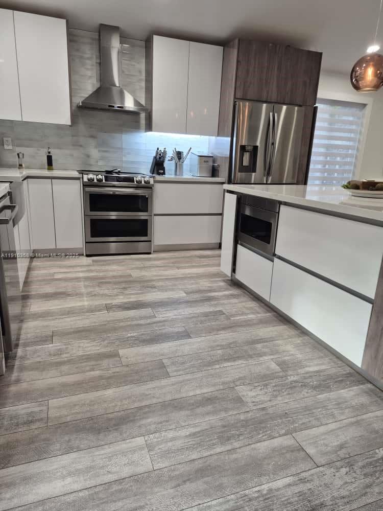 HOLLYWOOD GARDENS - Residential