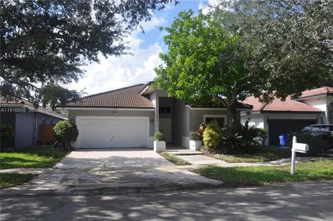 2908 N 36th Ave Hollywood FL 33021