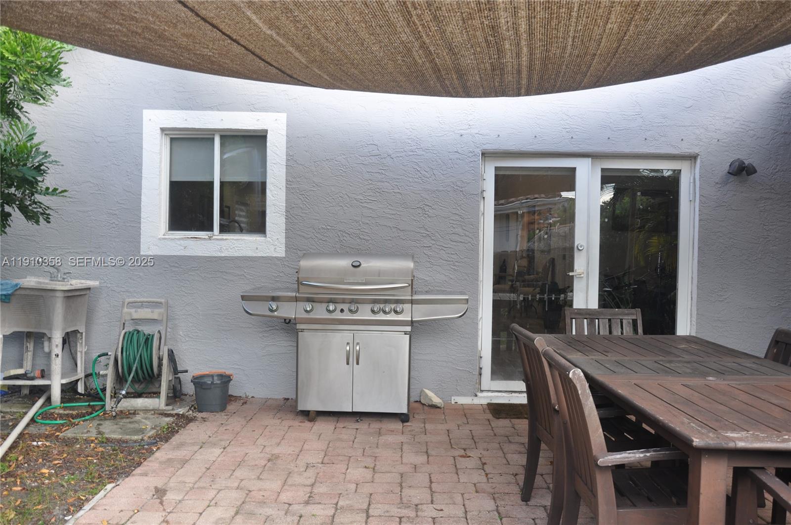 HOLLYWOOD GARDENS - Residential