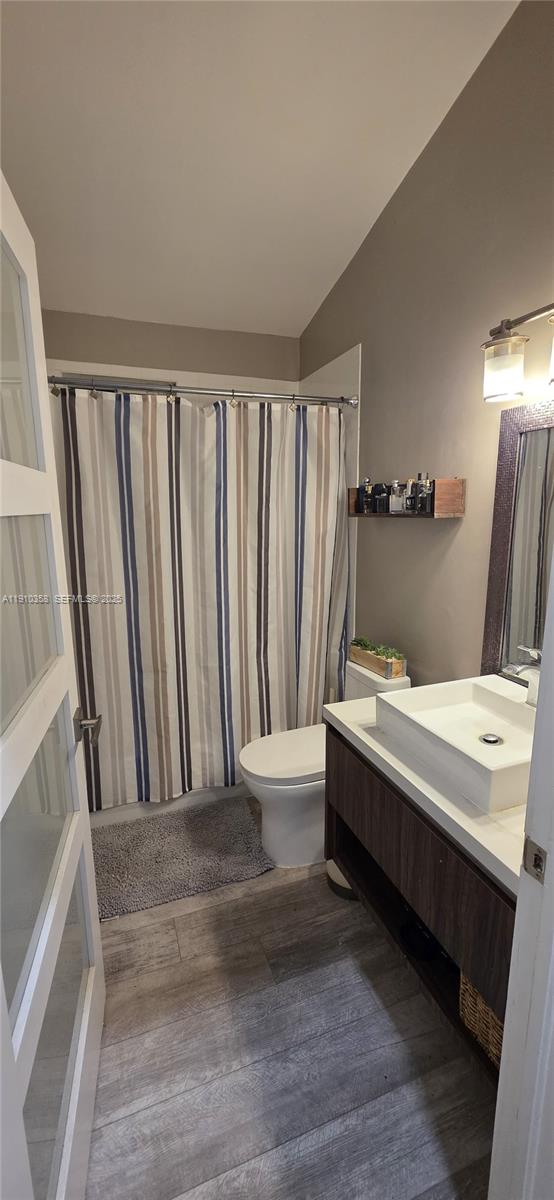 HOLLYWOOD GARDENS - Residential