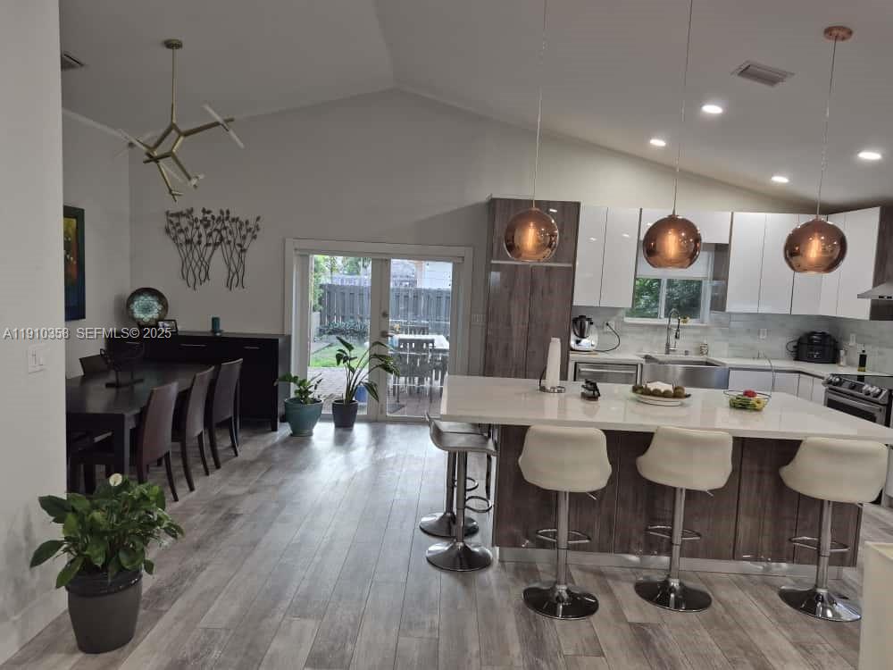 HOLLYWOOD GARDENS - Residential