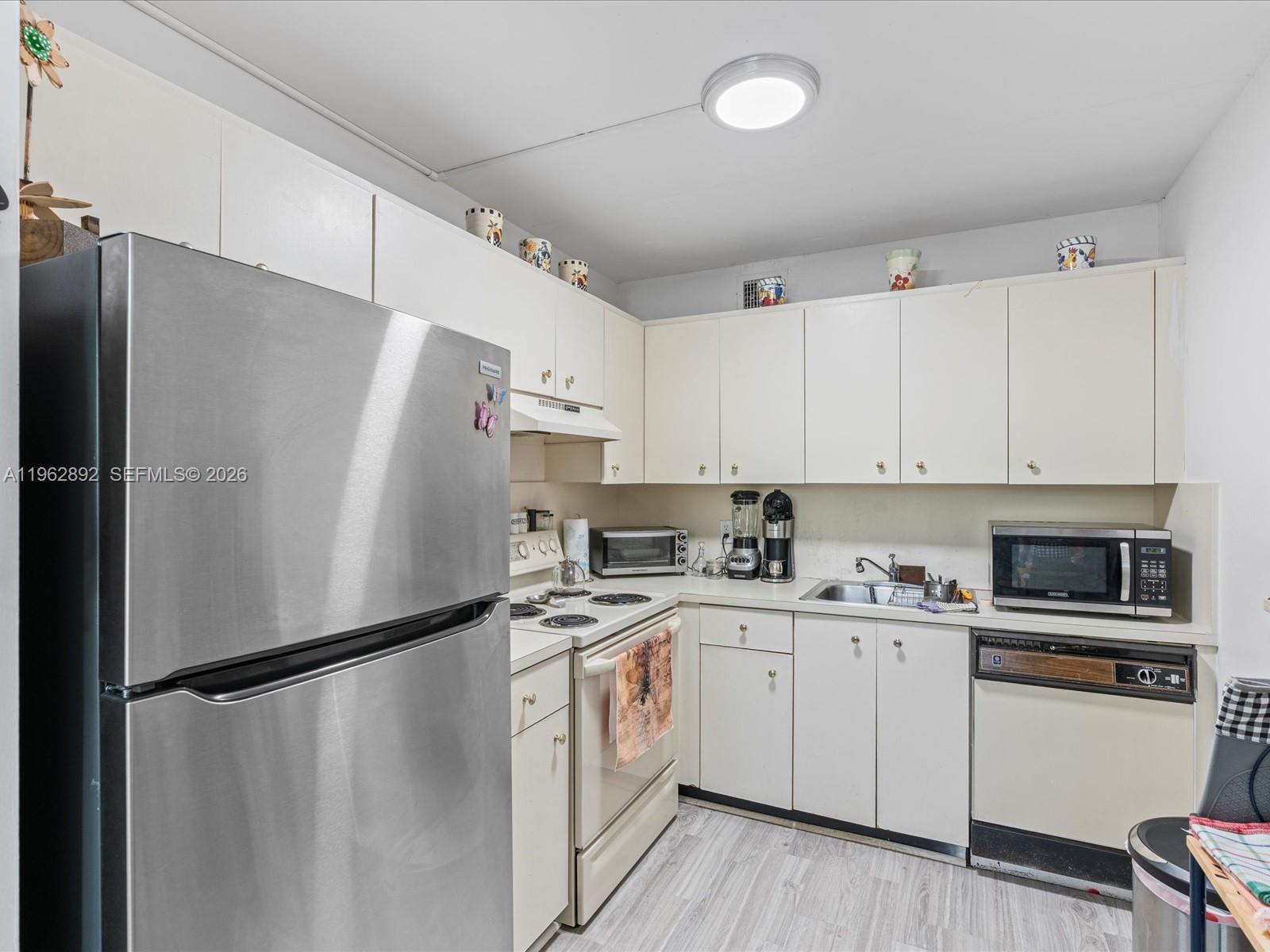 KINGSLEY AT CENTURY VILLA - Residential