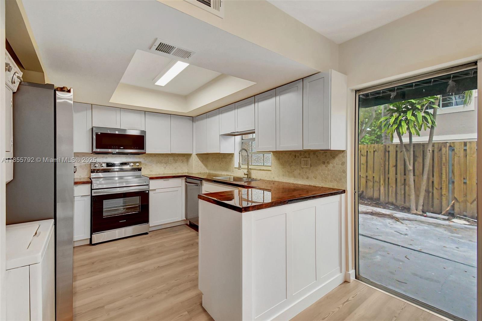 FLAMINGO GARDENS PHASE FO - Residential
