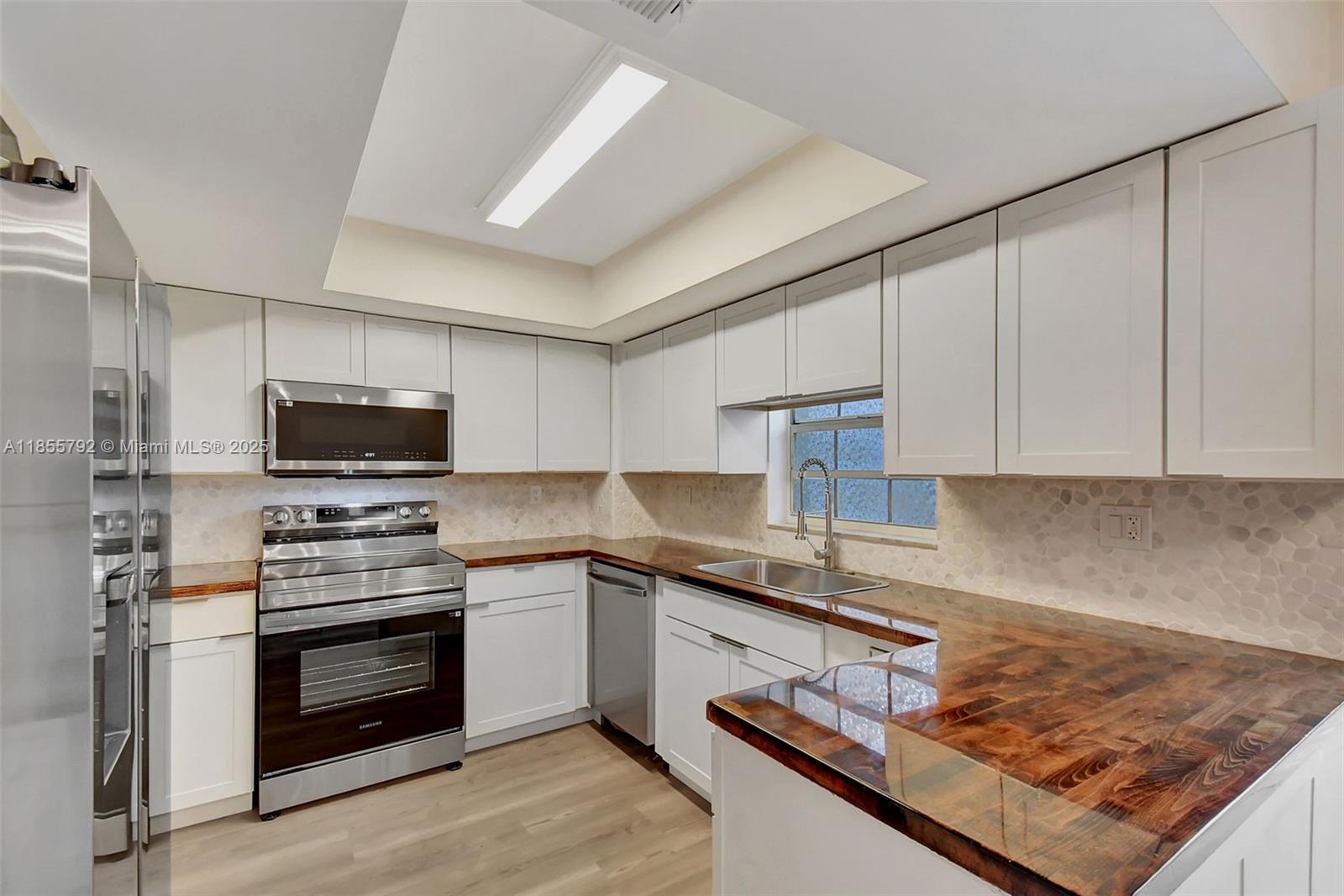 FLAMINGO GARDENS PHASE FO - Residential