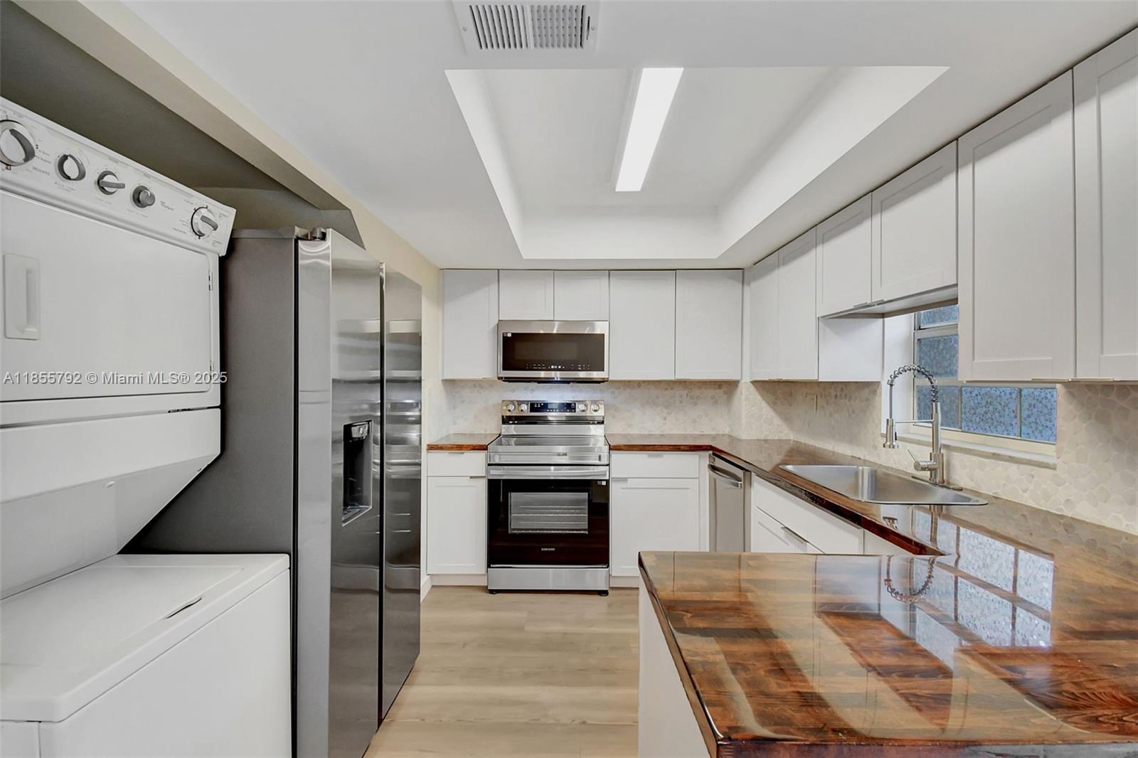FLAMINGO GARDENS PHASE FO - Residential