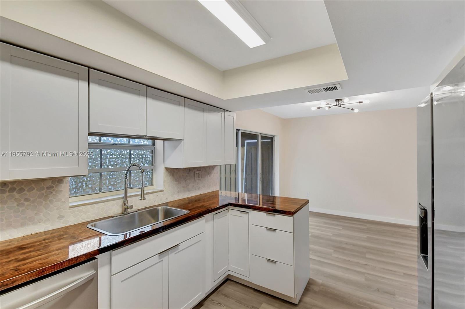 FLAMINGO GARDENS PHASE FO - Residential