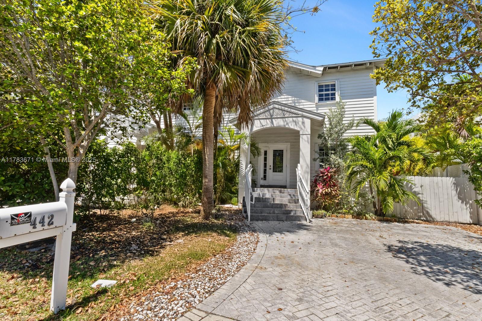 442 Fernwood Rd 442