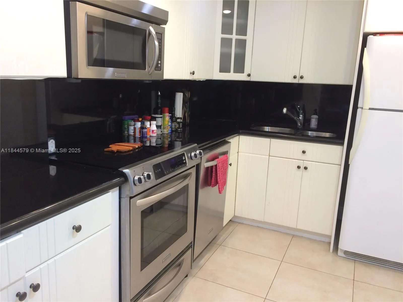 Miami, Florida 33129, United States, 2 Bedrooms Bedrooms, ,2 BathroomsBathrooms,Residential,Active,175586