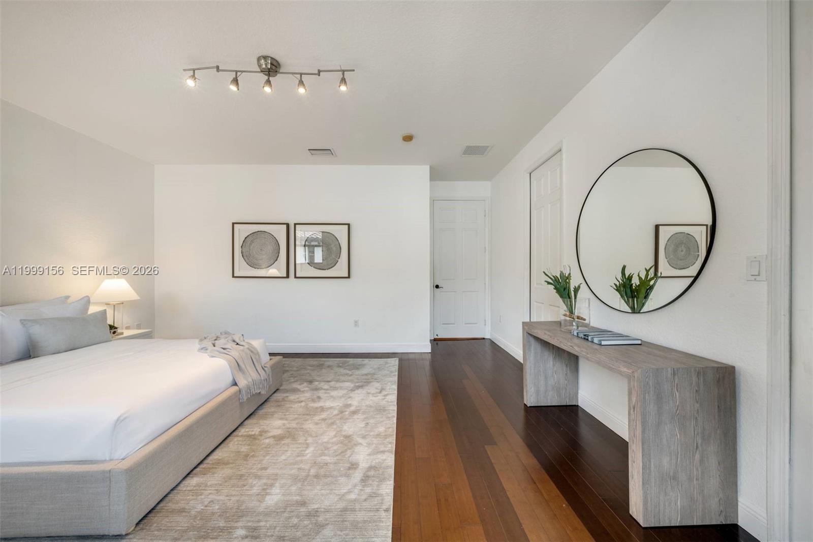 GROVE ENCLAVE CONDO - Residential