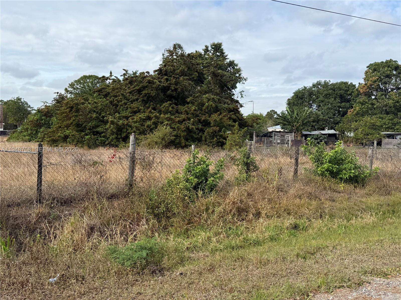 MOTURA RANCH ESTATES - Land