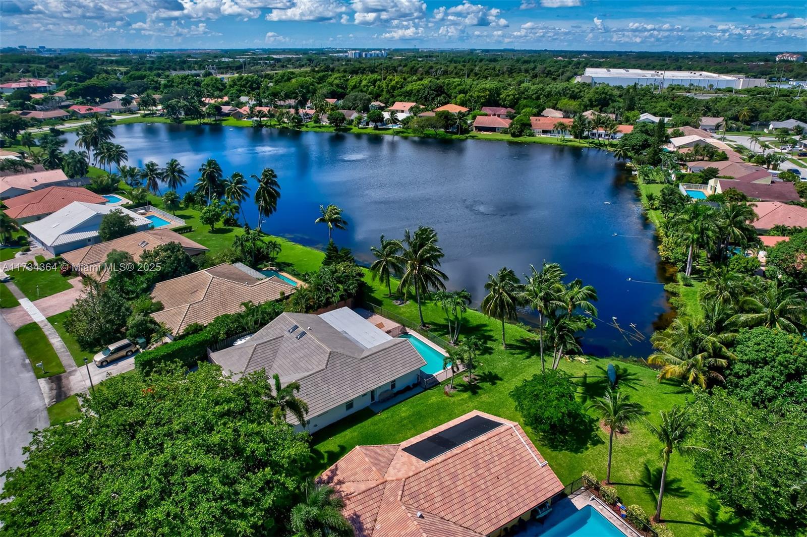 HIDDEN LAKE - Residential