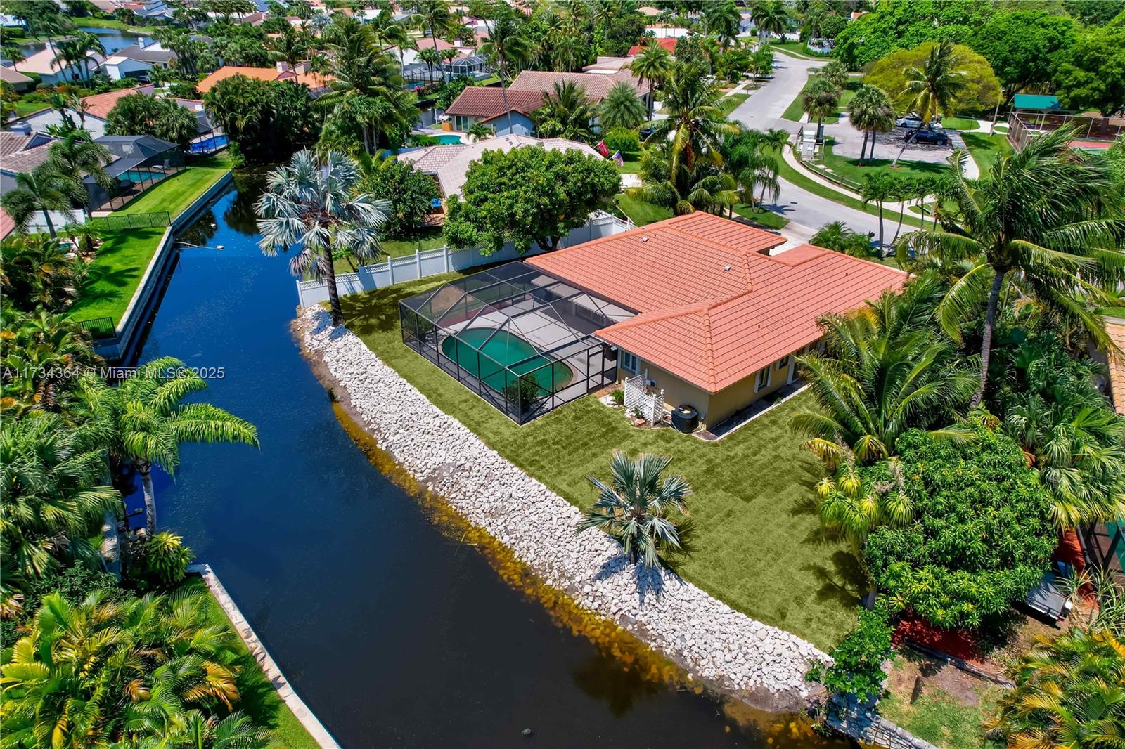 HIDDEN LAKE - Residential