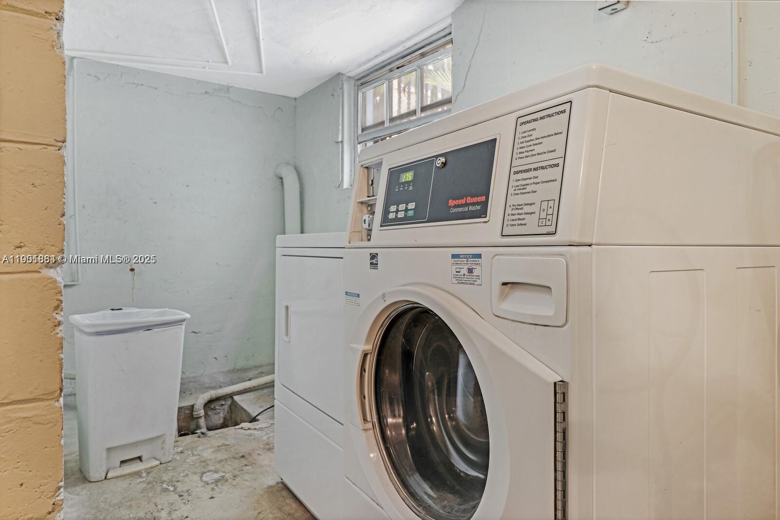 THE VINTAGE EAST CONDO - Residential