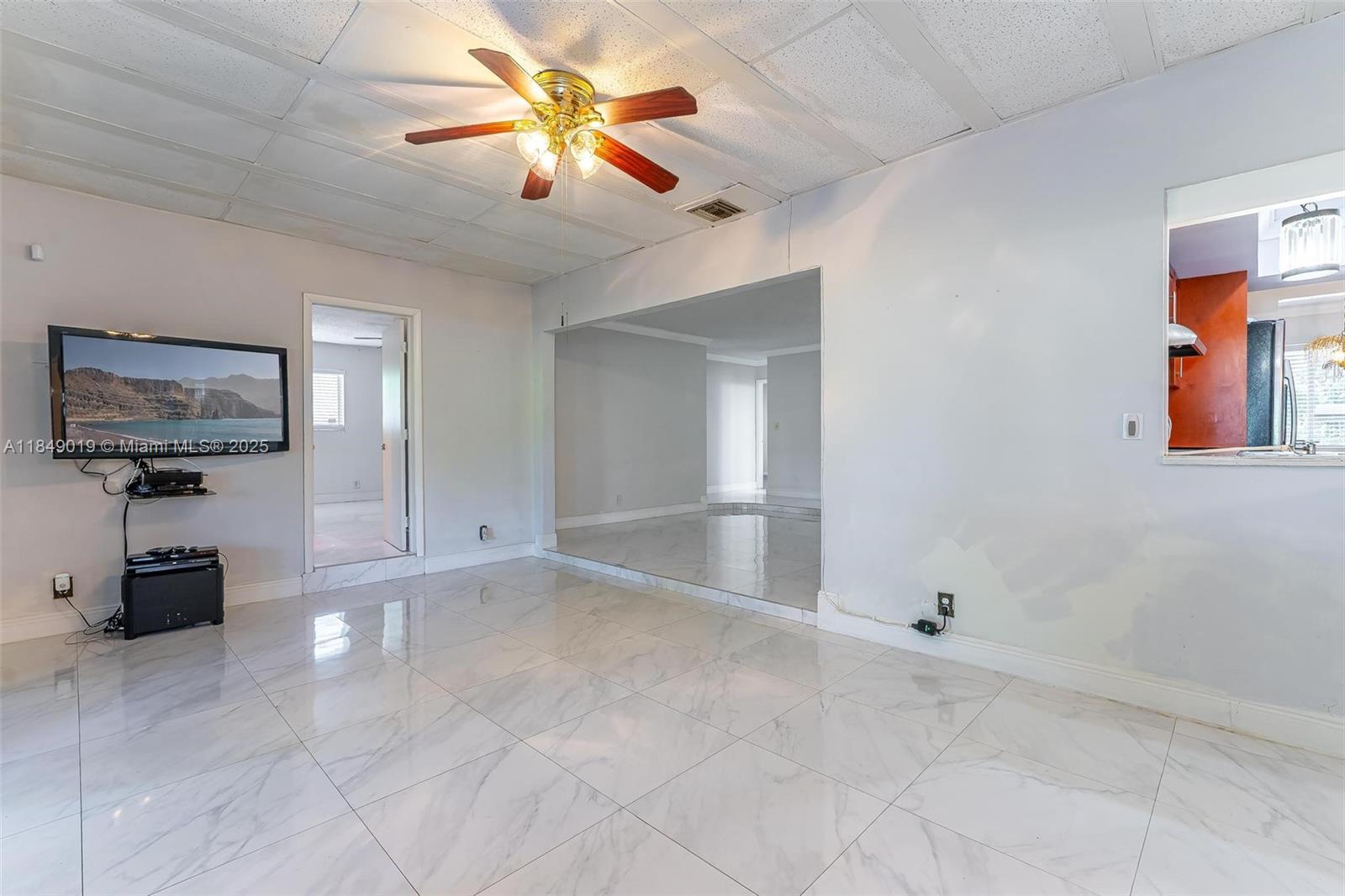 1420 NW 56th Ave, Lauderhill, FL, 33313/$449,900 4 1420 NW 56th Ave