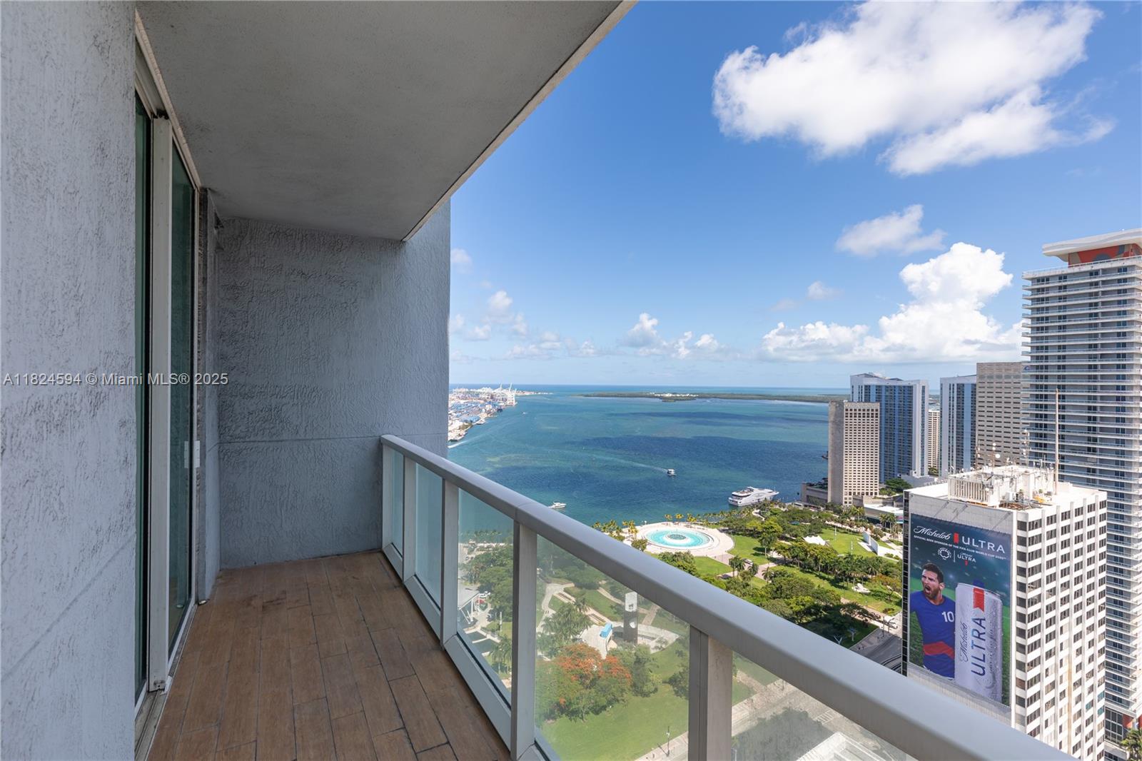 244 Biscayne Blvd 4107