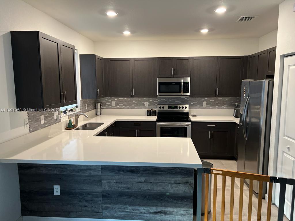 ALLAPATTAH GDNS - Residential Lease