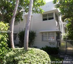 HIGHLY DESIRABLE, BEAUTIFULLY RENOVATED AND NEWLY FURNISHED 1/1 UNIT IN GORGEOUS ART DECO BUILDING IN SOUTH BEACH. TWO BLOCKS TO LINCOLN ROAD MALL. WALKING DISTANCE TO THE BEACH, FLAMINGO PARK, RESTAURANTS AND THE NIGHT LIFE. TAKE THE TROLLEY TO THE SHOPS AT 5th STREET
AND PUBLIX. THIS NICELY DECORATED WOOD FLOORING CONDO HAS AN OPEN FULLY EQUIPPED KITCHEN WITH A GAS STOVE; A SEPARATE DINING AREA AND LOTS OF LIGHT FLOWING THROUGH ITS LARGE WINDOWS. WASHER AND DRYER INSIDE THE UNIT. IT ALSO HAS A COMMON AREA AND BBQ SPACE IN THE BACK OF THE BUILDING.