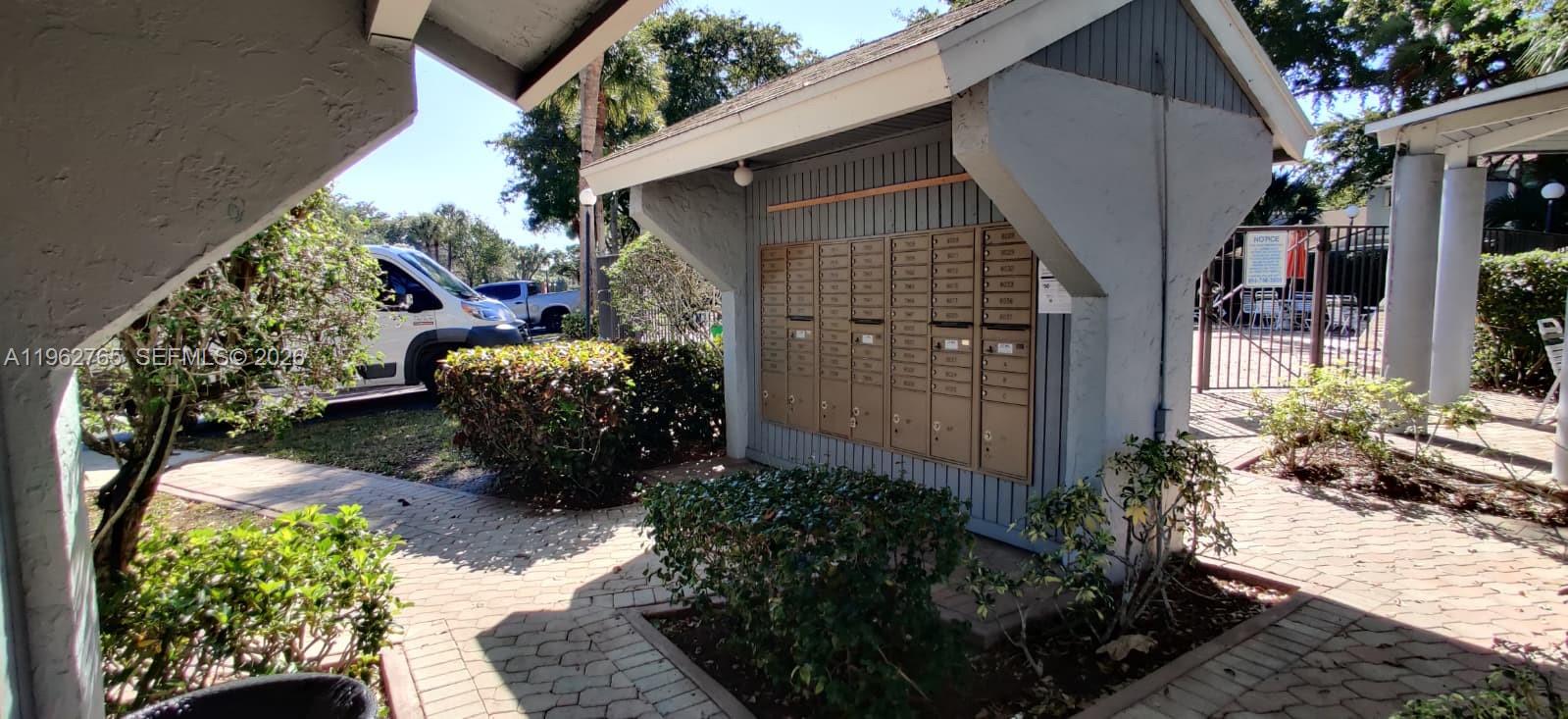 HEFTLER TOWNHOUSES AT REDB - Residential