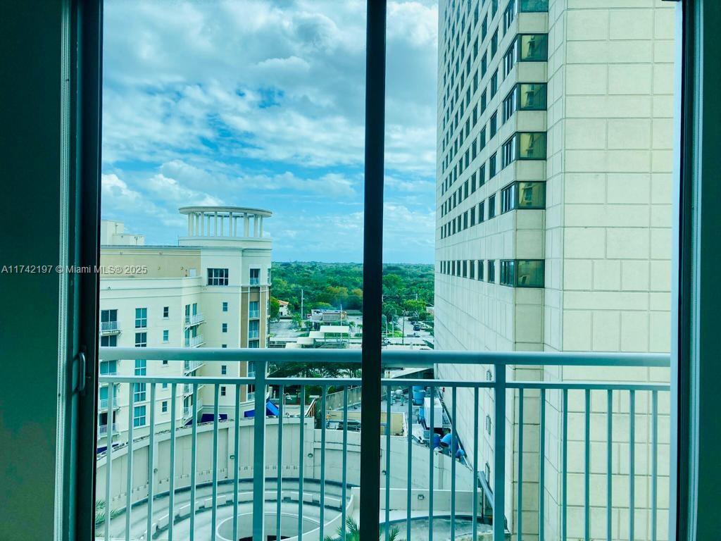 METROPOLIS I AT DADELAND - Residential
