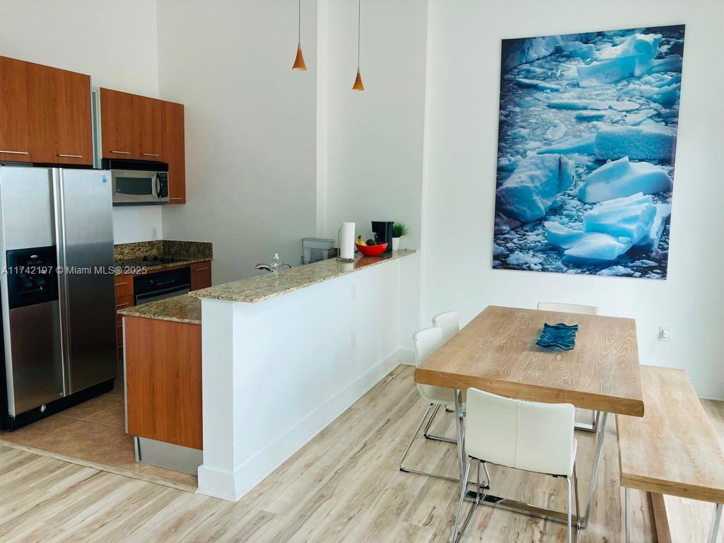 METROPOLIS I AT DADELAND - Residential