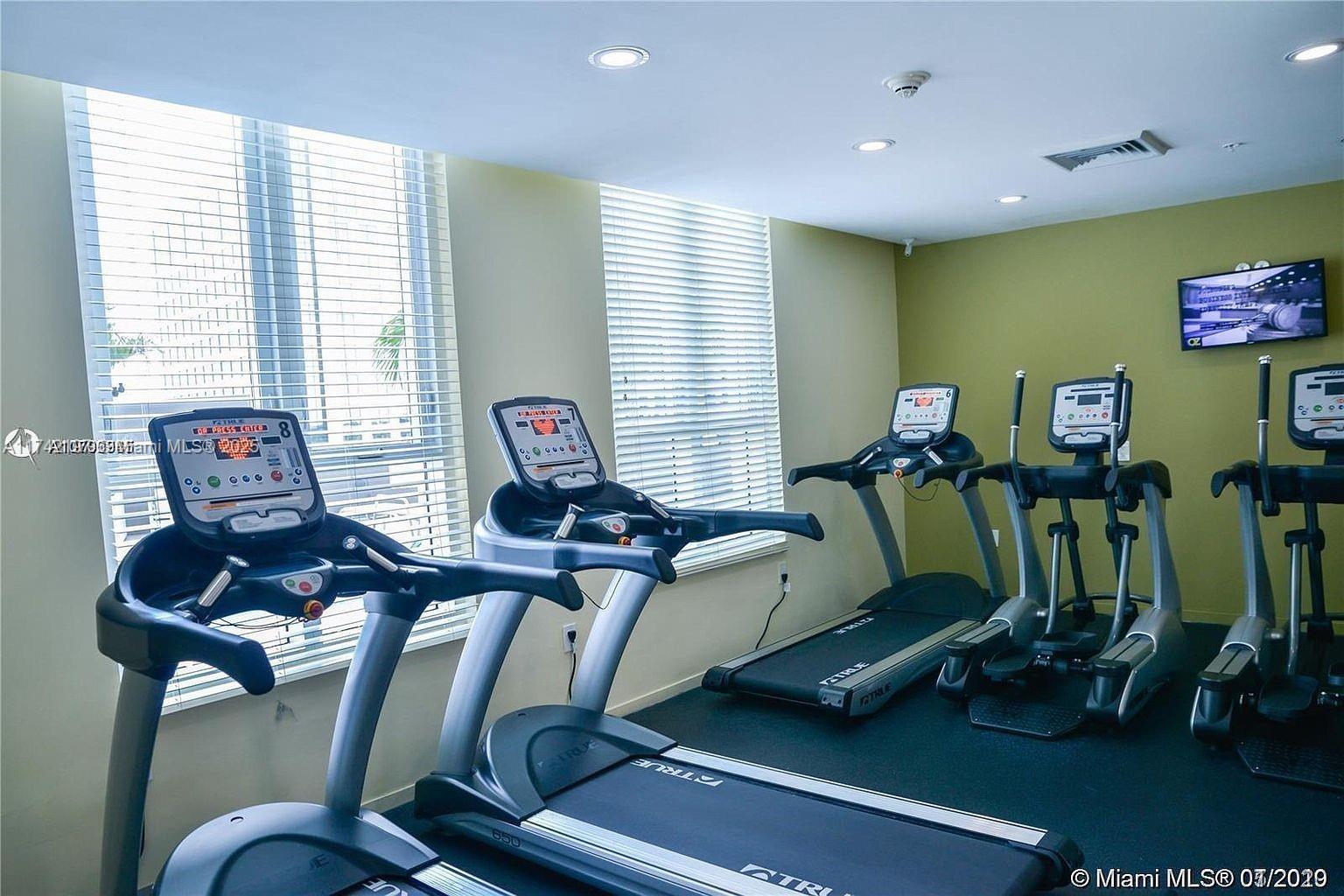 METROPOLIS I AT DADELAND - Residential