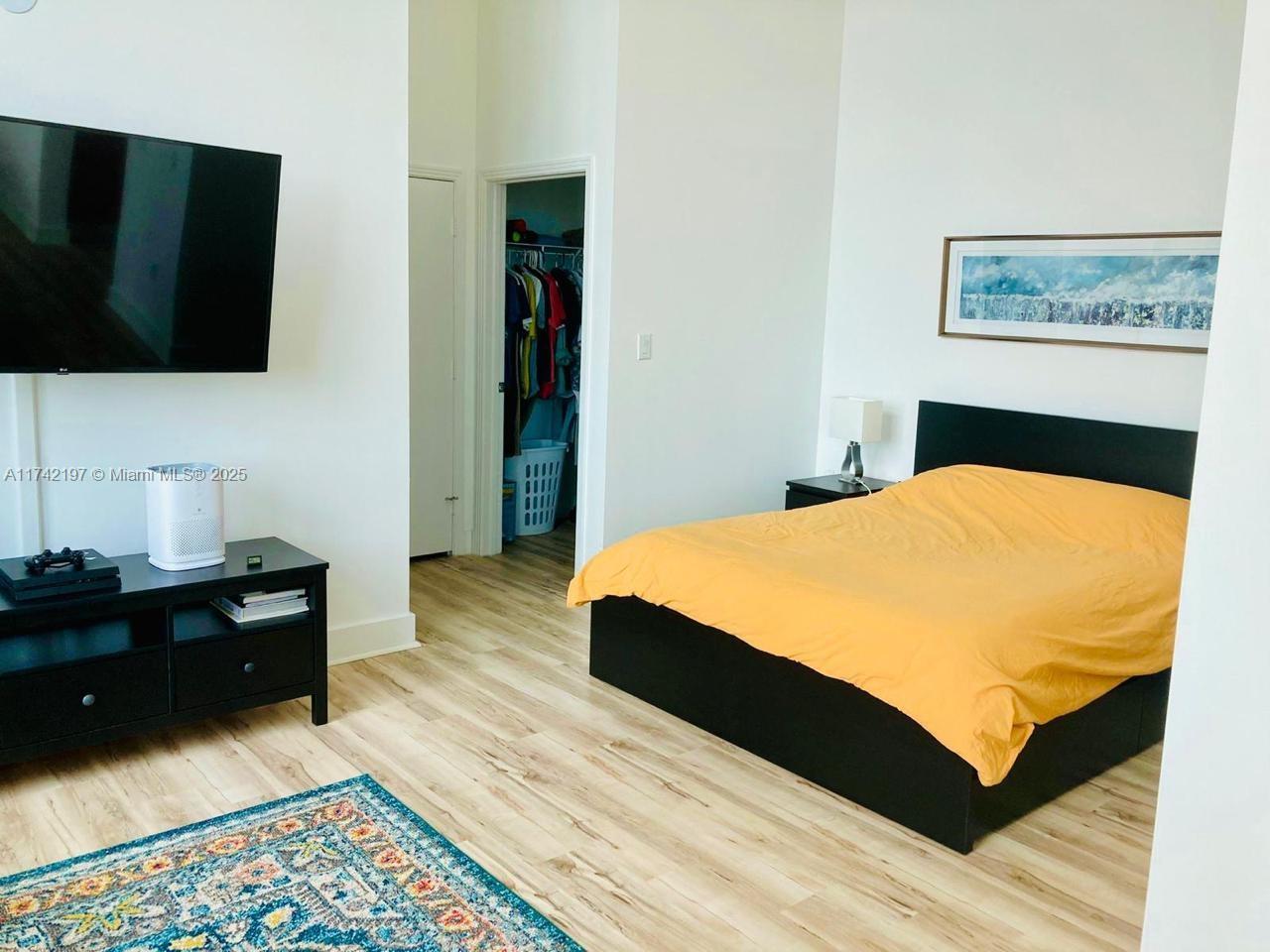 METROPOLIS I AT DADELAND - Residential