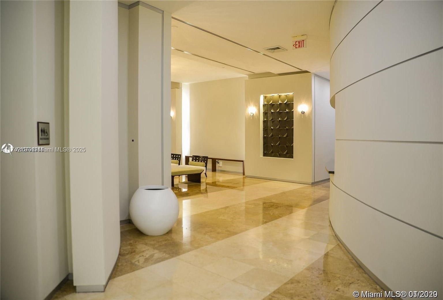 METROPOLIS I AT DADELAND - Residential